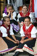 Mezinárodní folklorní festival Písní a tancem